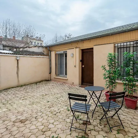 Apartament Secret Cache De Valmy *