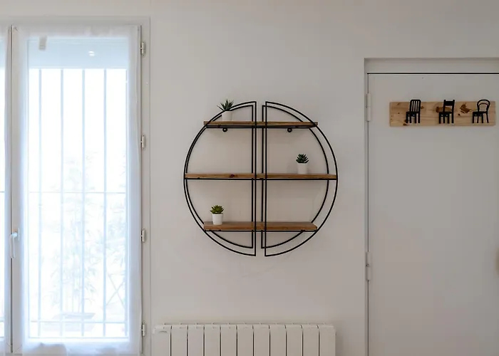 Secret Cache De Valmy Apartment Lyon